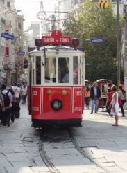 ist 135  Iztiklal Caddesi, vertrekpunt van het trammetje van Beyoglu